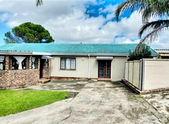 4 Bedroom Property for Sale in Amalinda Eastern Cape